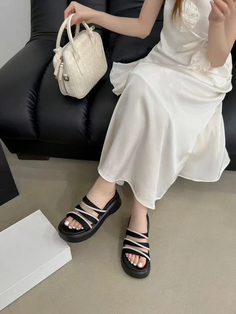 【华小姐】夏季新款时尚潮流圆头平底百搭拖鞋196-6