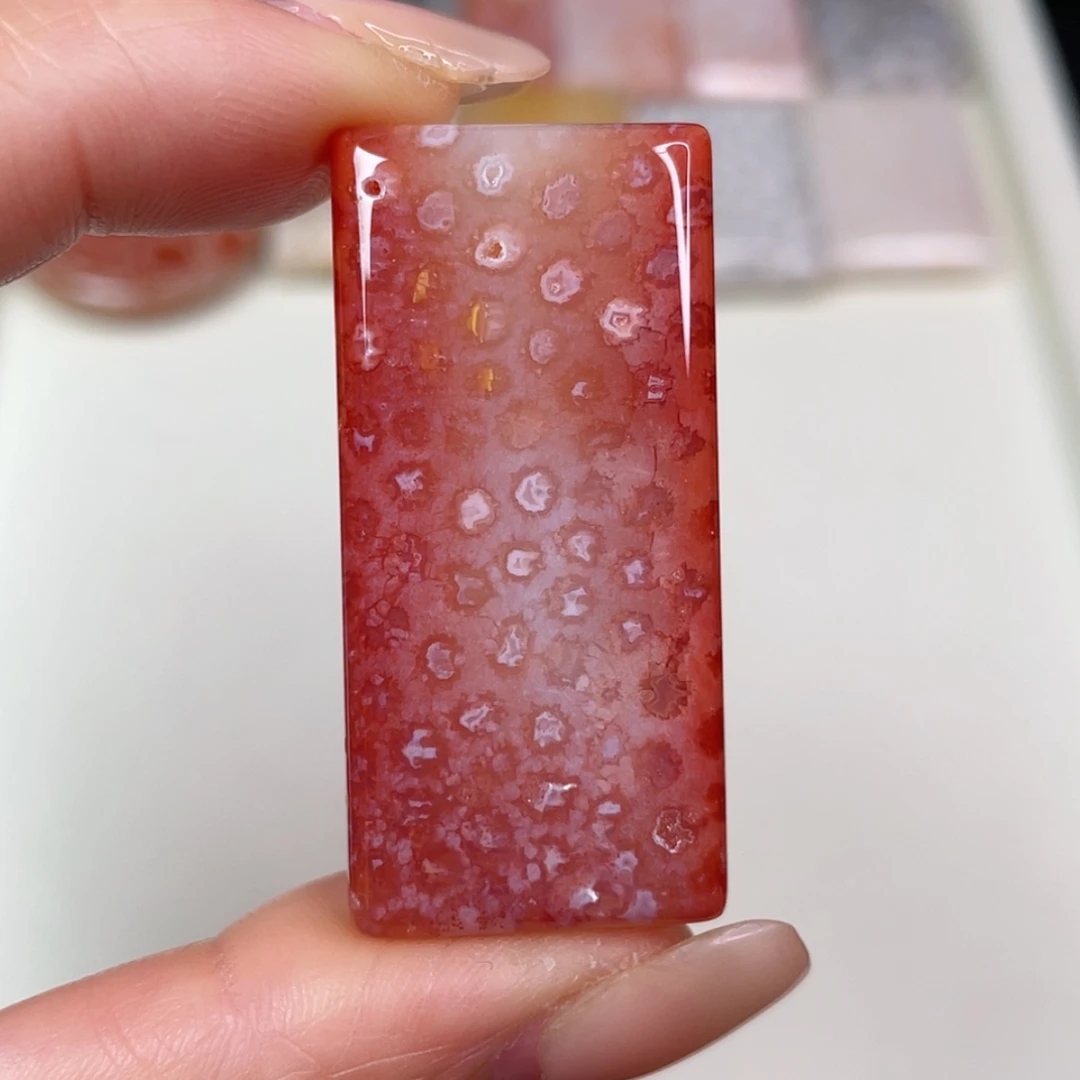 【闪购商品】未镶嵌吊坠(赠链)硅化玉