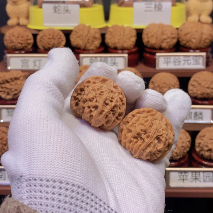 文玩核桃把件尼****三苹果元