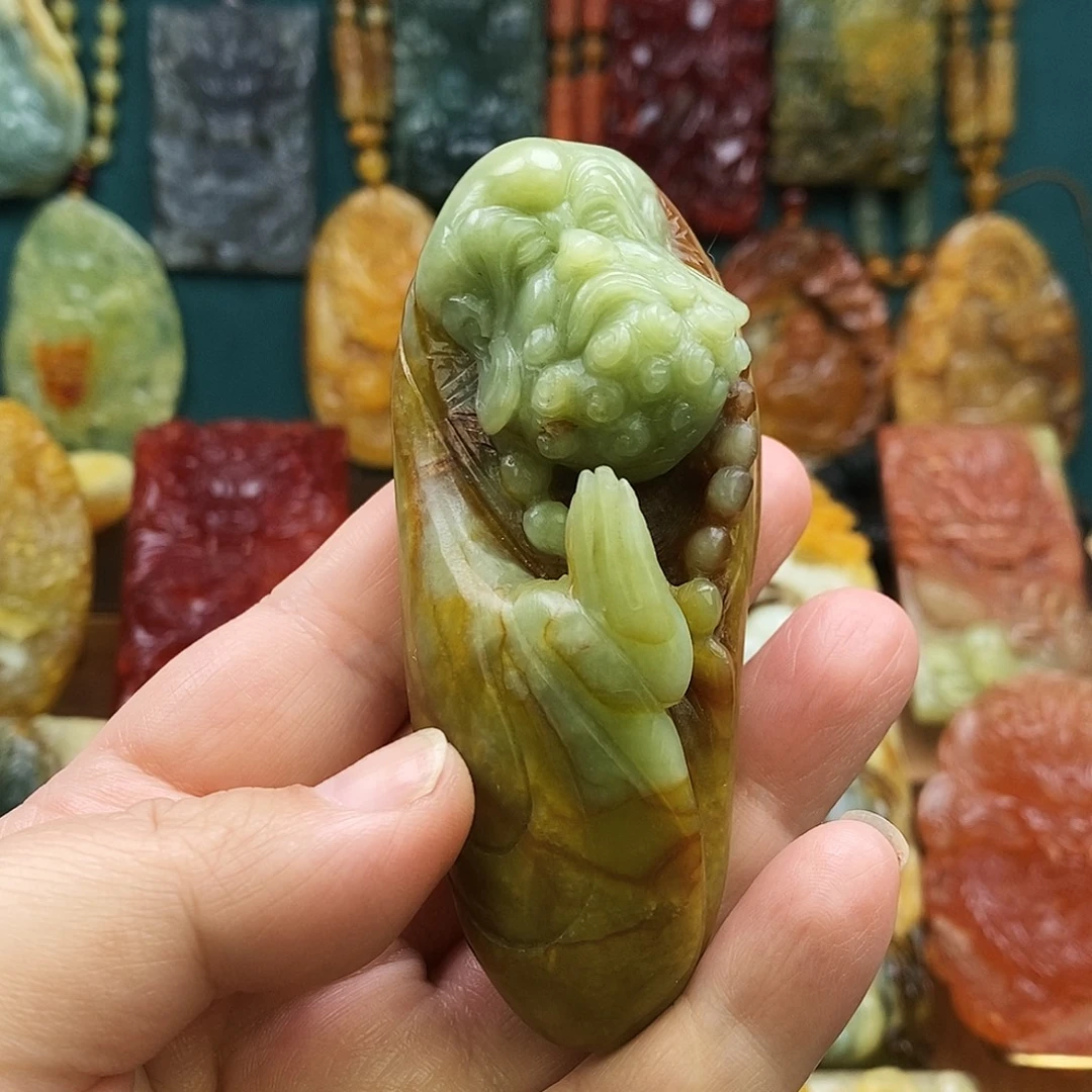 蛇纹石玉未镶嵌颈饰精品达摩手把