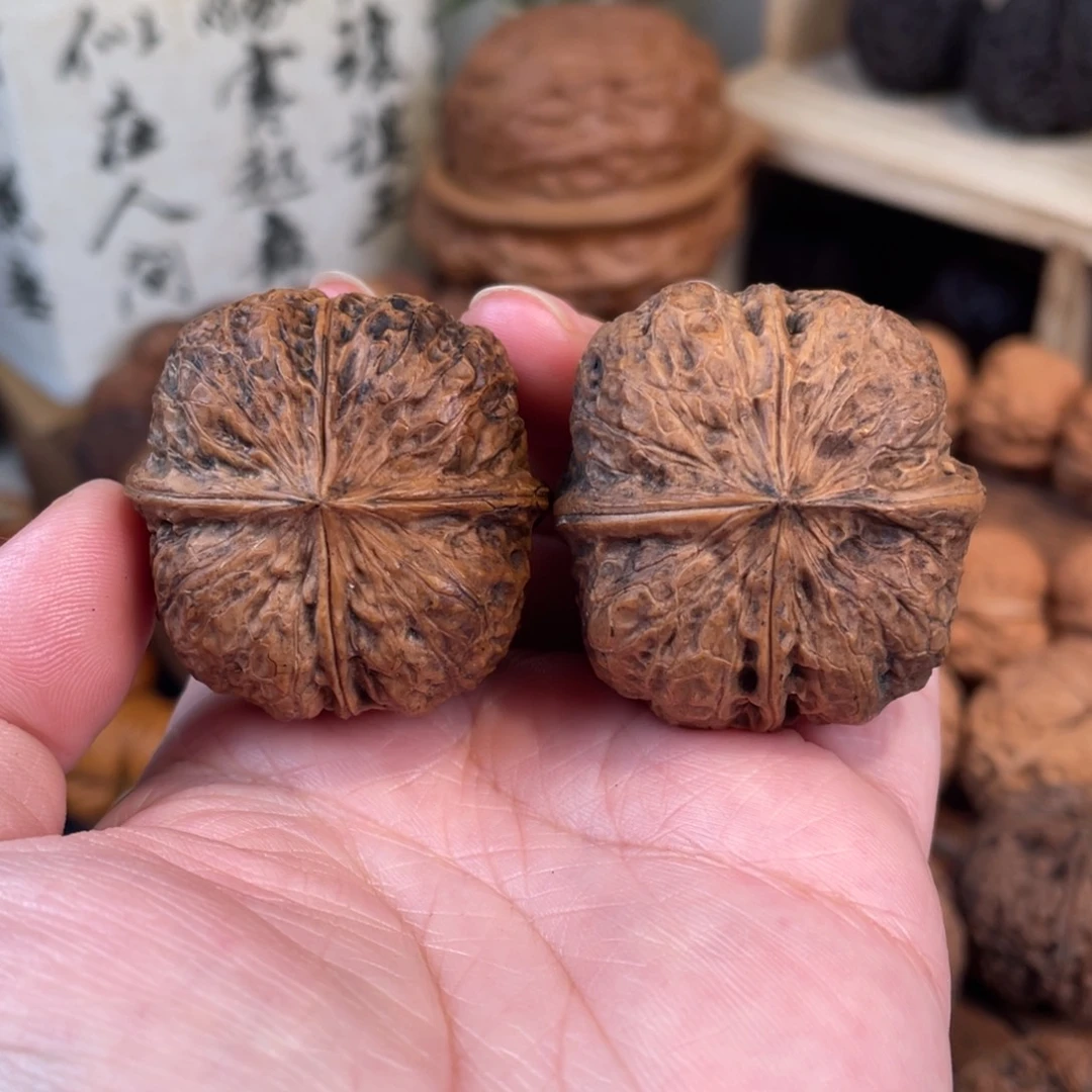 文玩核桃把件苍山四棱40