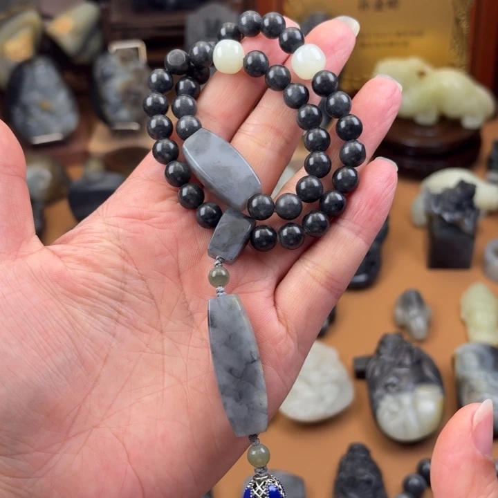 有***哥和田玉未镶嵌颈饰