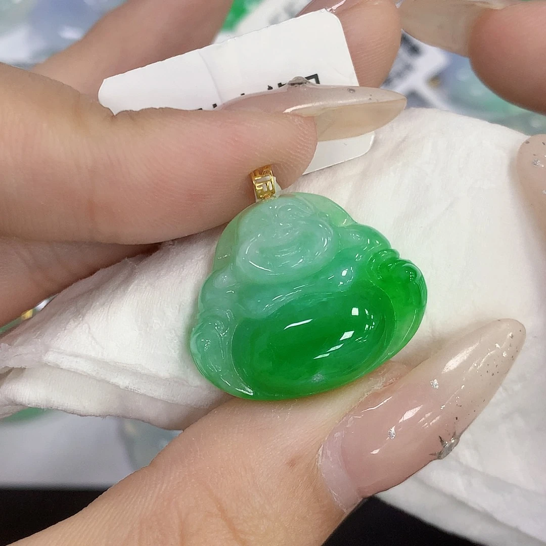 颈饰18K金镶嵌翡翠