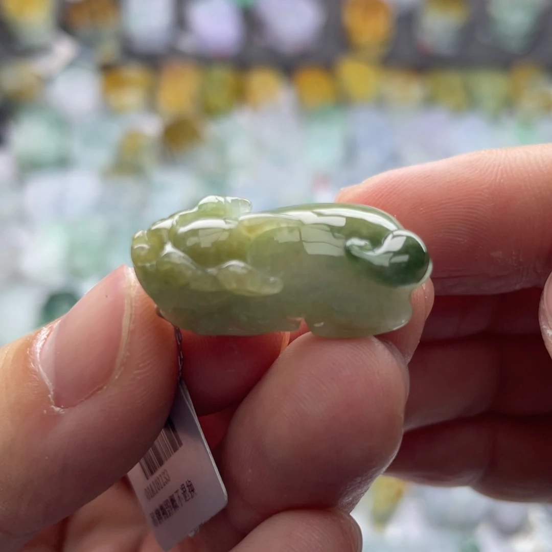 翡翠颈饰未镶嵌貔貅