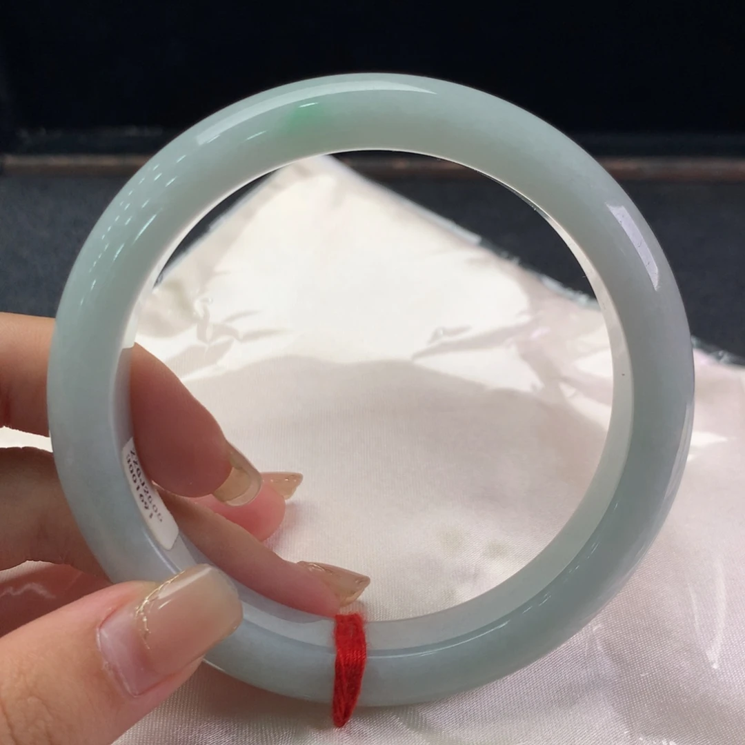 翡翠未镶嵌手镯缅甸A货翡翠 种水阳绿65 66