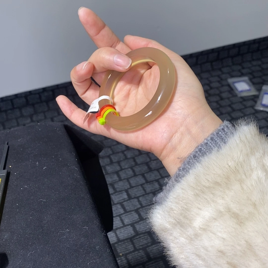 玛瑙/玉髓手镯未镶嵌小*精