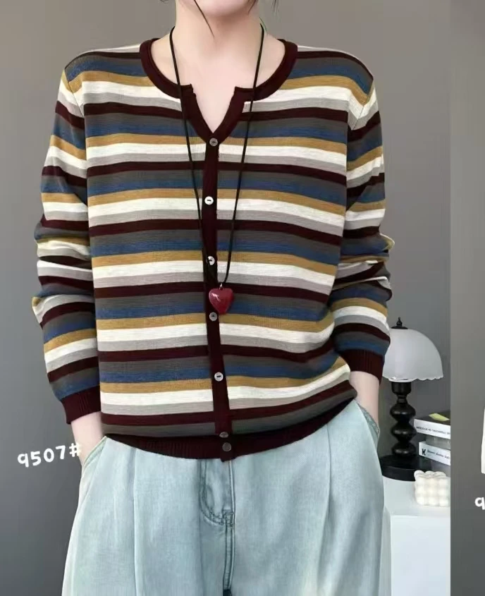 MT9507秋冬新款时尚显瘦气质V领条纹宽松长袖毛针织衫