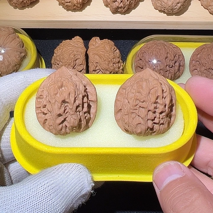 吊坠文玩核桃野生金莲鸡心35