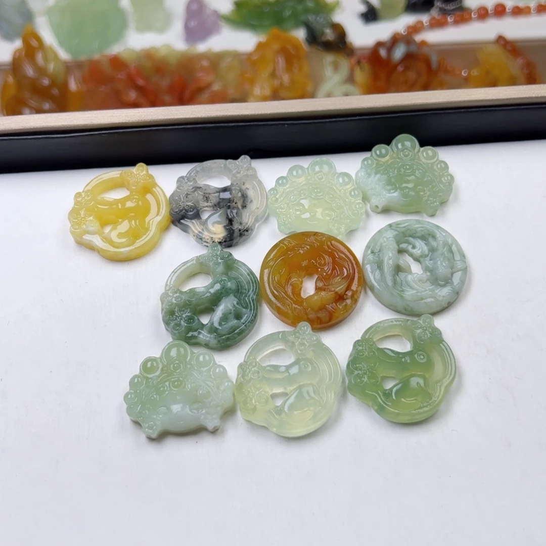 零***落蛇纹石玉未镶嵌颈饰