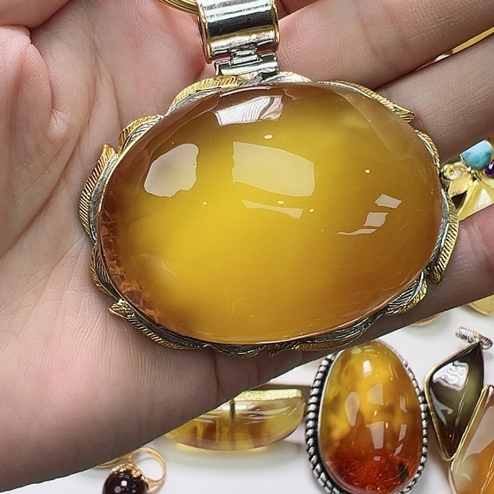 琥珀未镶嵌珠宝奇石