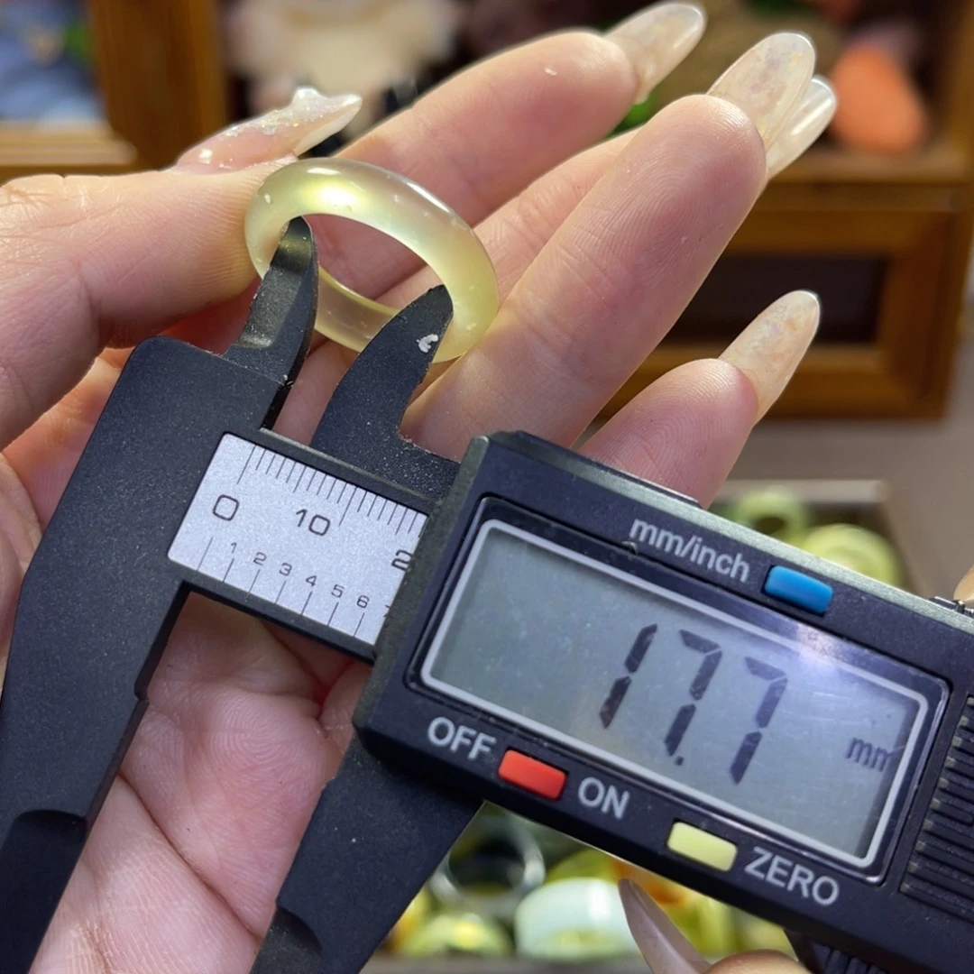 蛇纹石玉未镶嵌手镯7