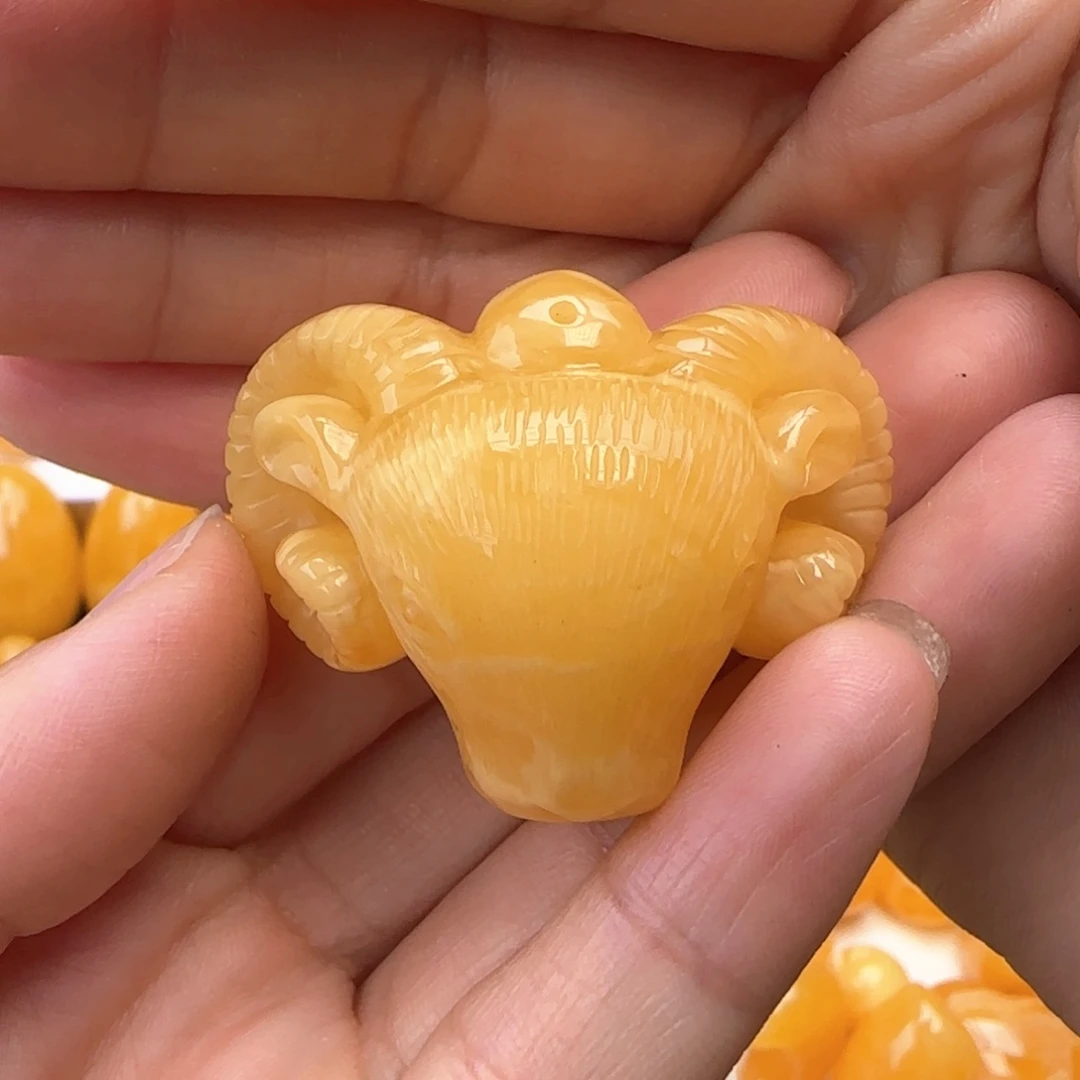 琥珀颈饰未镶嵌羊挂件