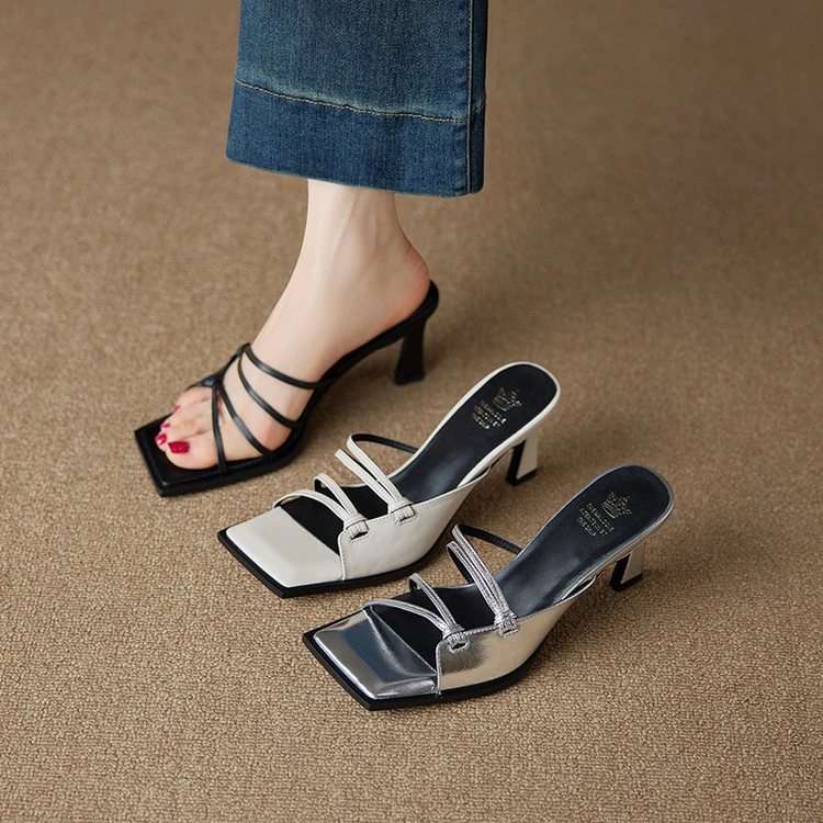 法式高级感爱心水钻扣露趾绝美拖鞋女夏外穿2025年新款粗跟高跟鞋