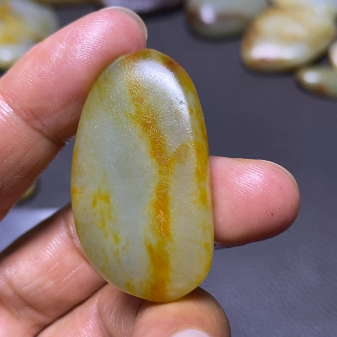 未镶嵌和田玉（糖玉）挂件