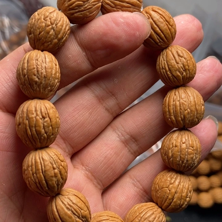 猴头核桃吊坠恩***贝文玩手串