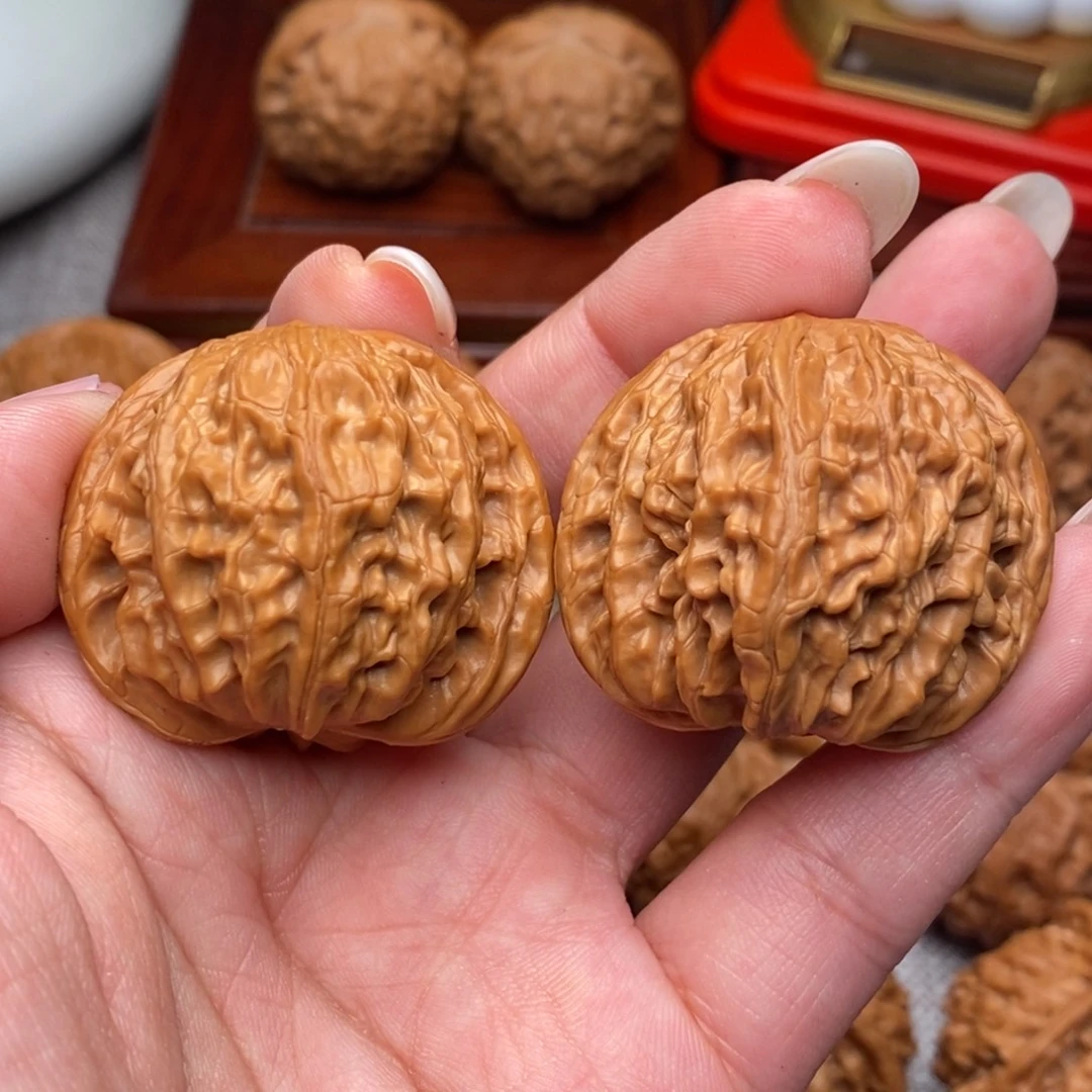 把件文玩核桃红皮山地石子磨38