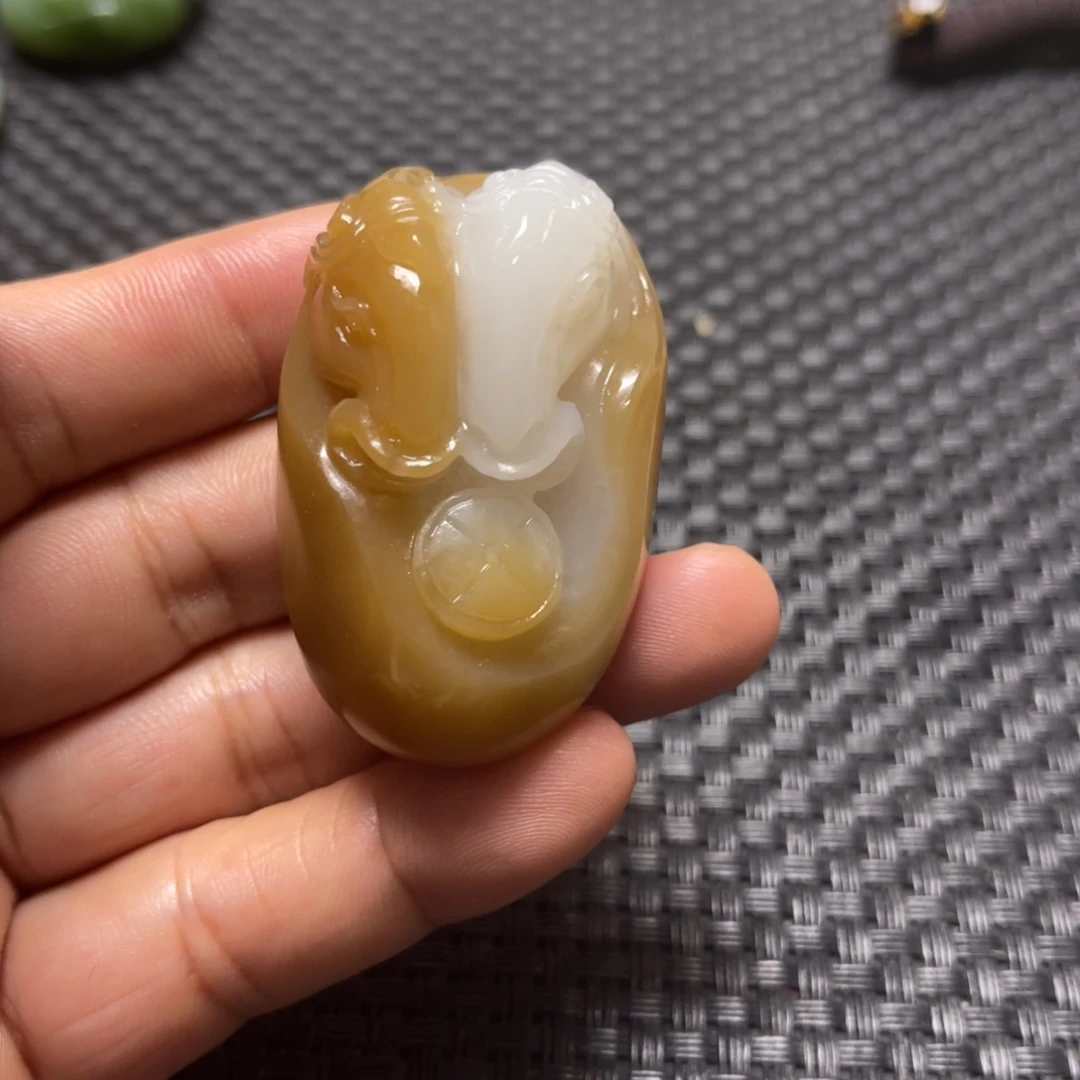 和田玉（糖玉）未镶嵌颈饰