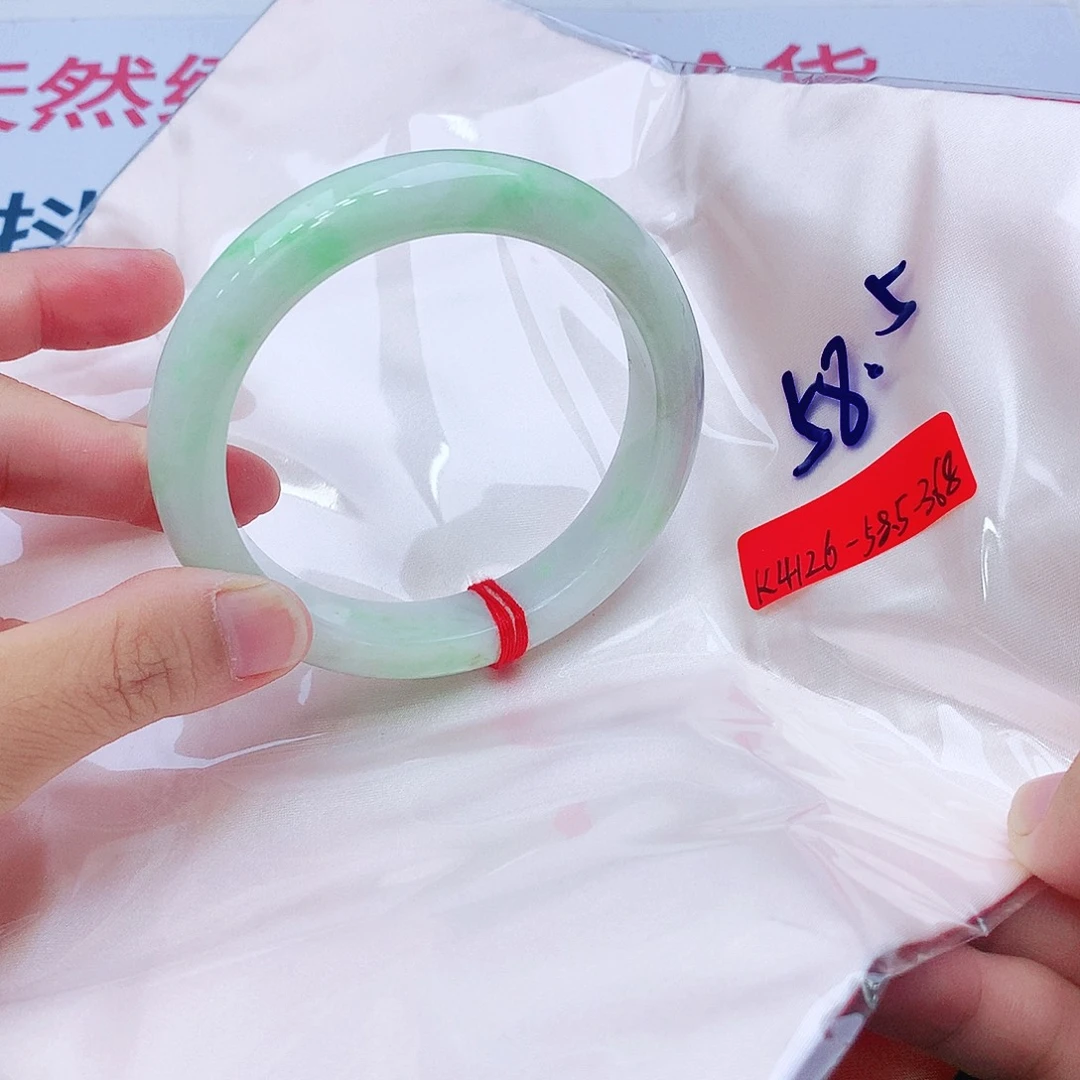 翡翠未镶嵌手镯我