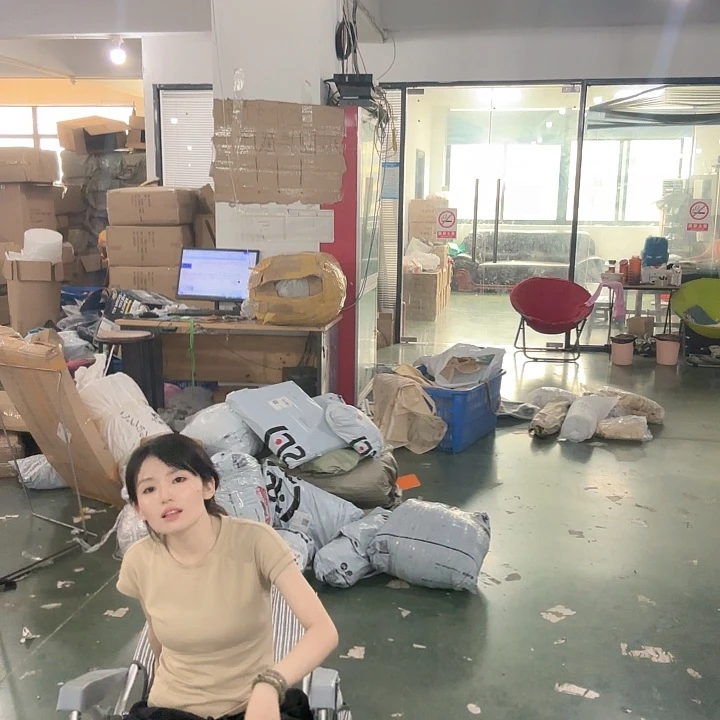 锦纶灰白细条纹沙滩椅瑕疵