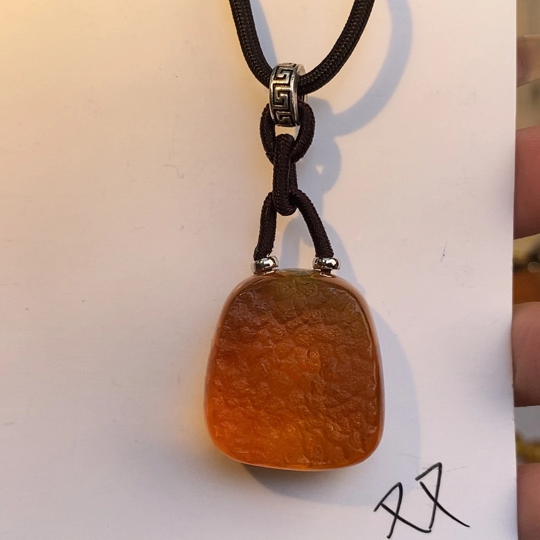 未镶嵌琥珀珠宝奇石