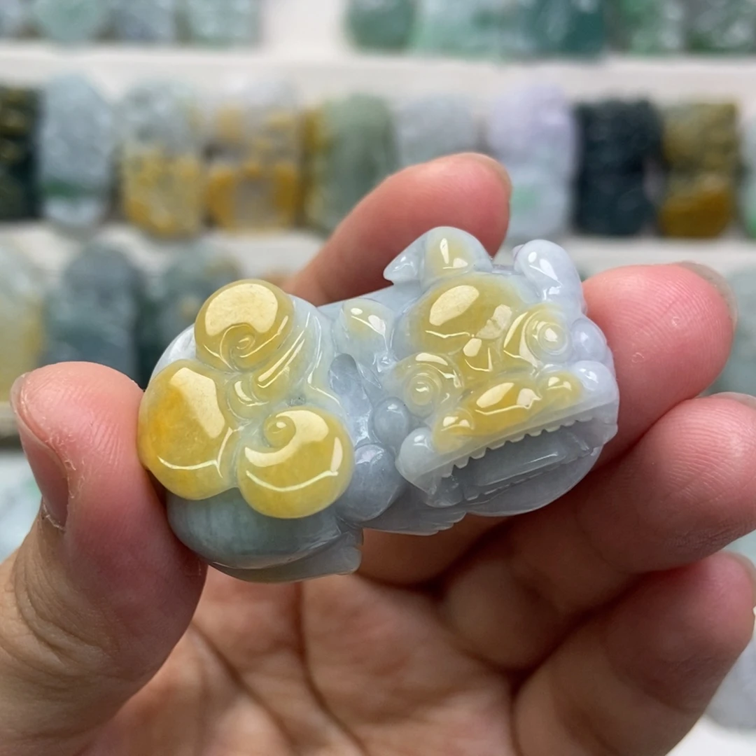 翡翠未镶嵌吊坠(赠链)