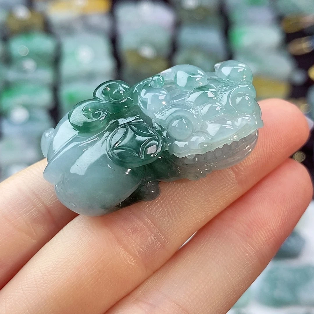 颈饰未镶嵌翡翠天然