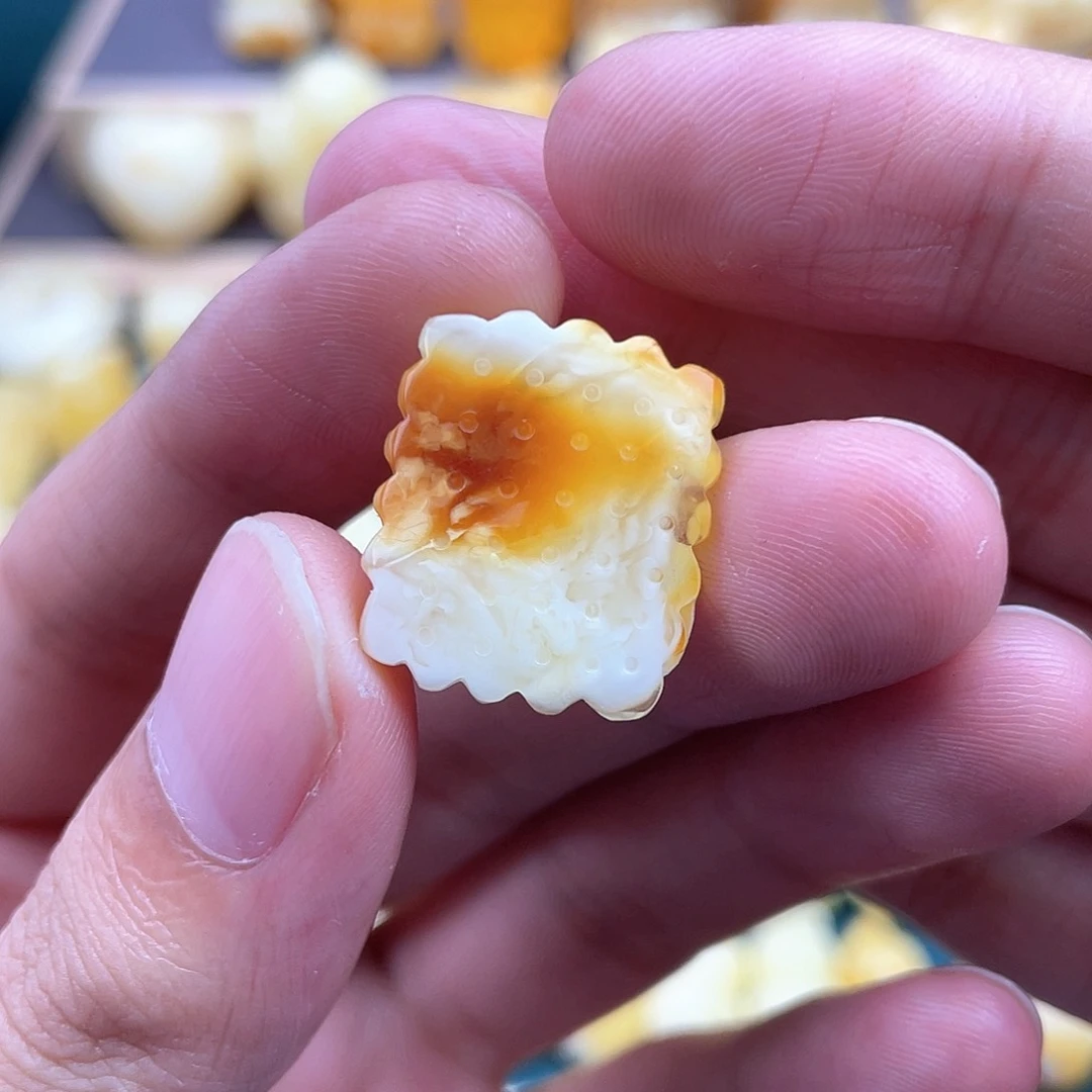 未镶嵌琥珀裸石蜜蜡