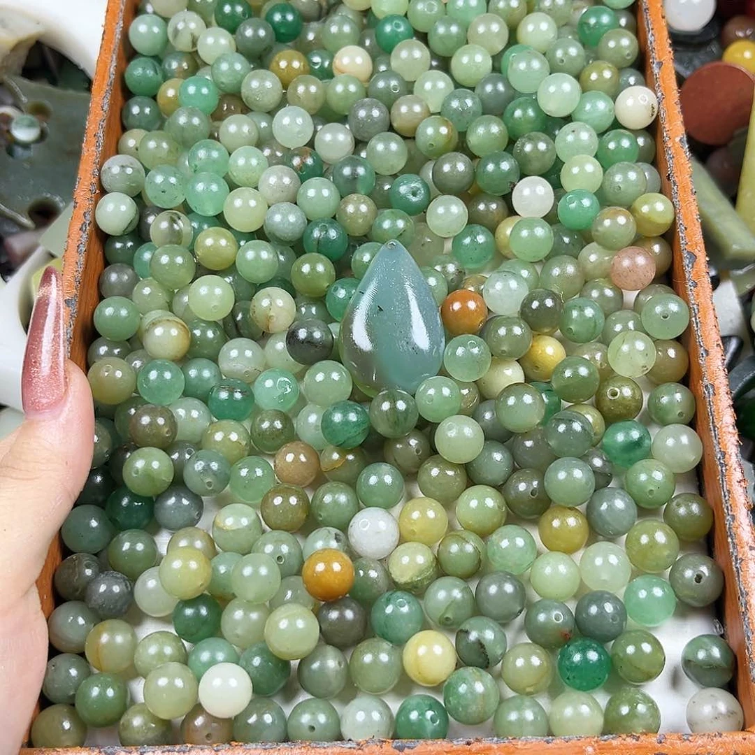 颈饰未镶嵌和田玉（糖玉）刺*玫