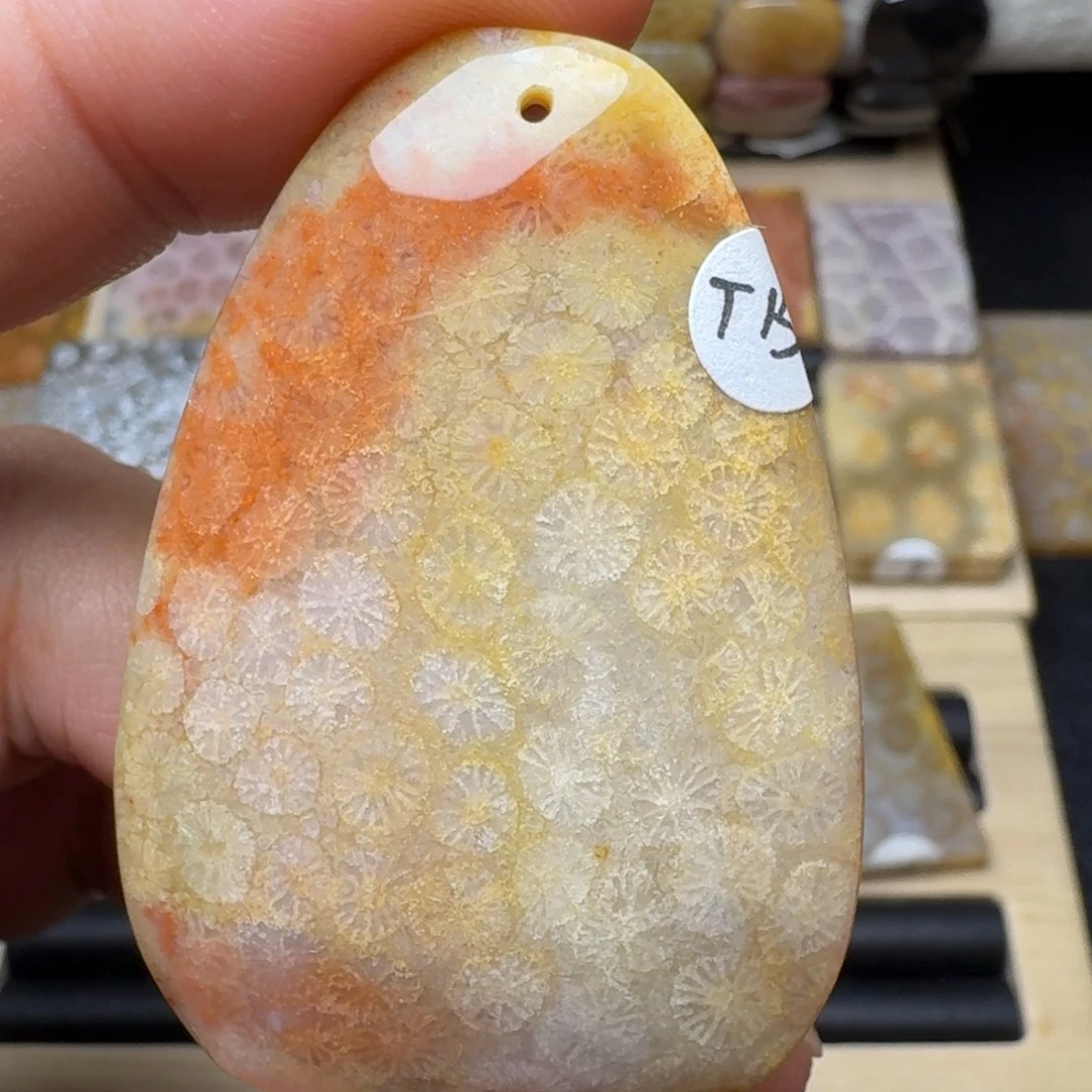 硅化玉未镶嵌纯天然色有机玉石保真色瑕疵特价不退换