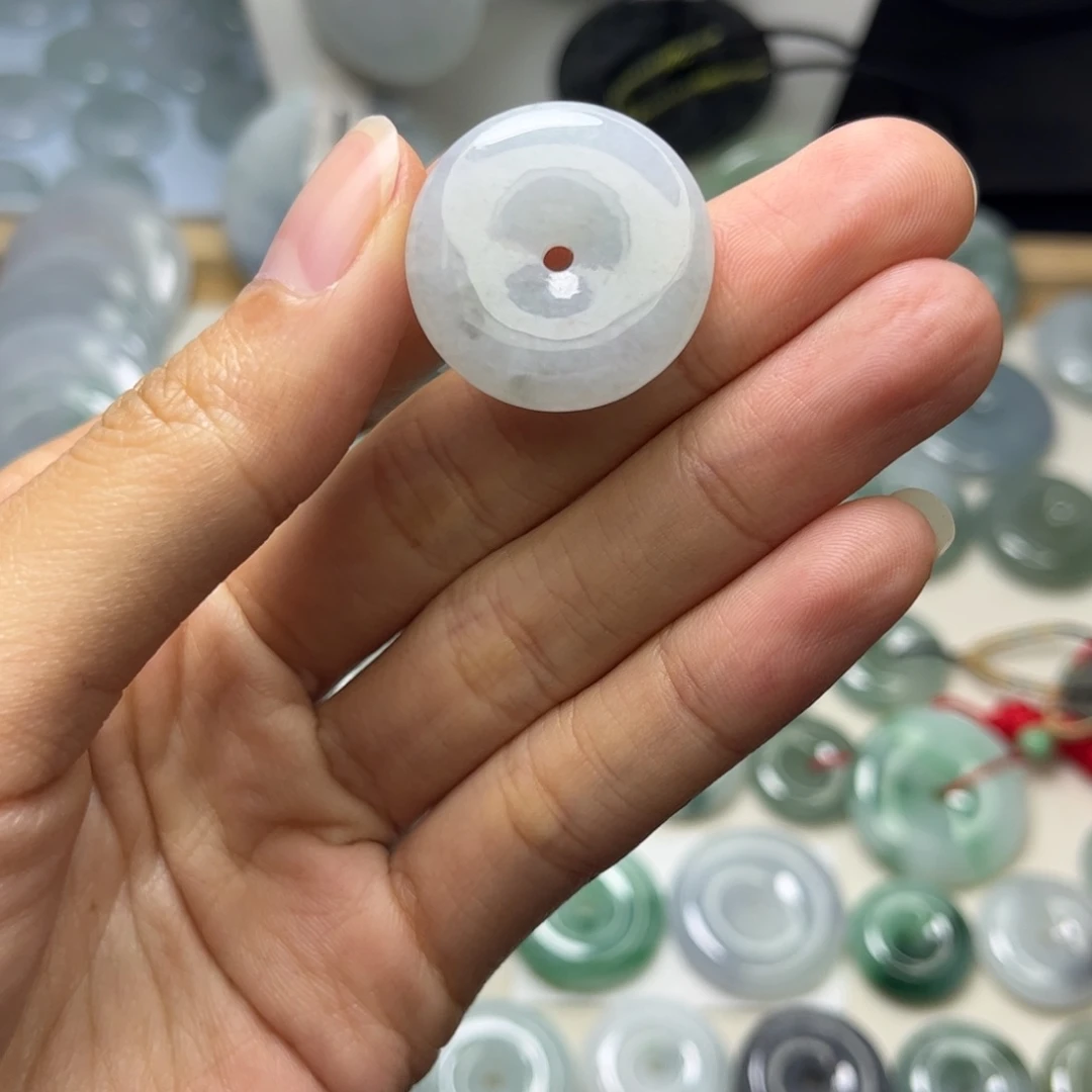 翡翠未镶嵌颈饰天然翡翠Ａ货