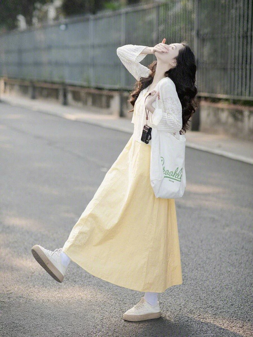 2025春季新款女法式气质薄款百搭长袖开衫方领收腰显瘦吊带连衣裙