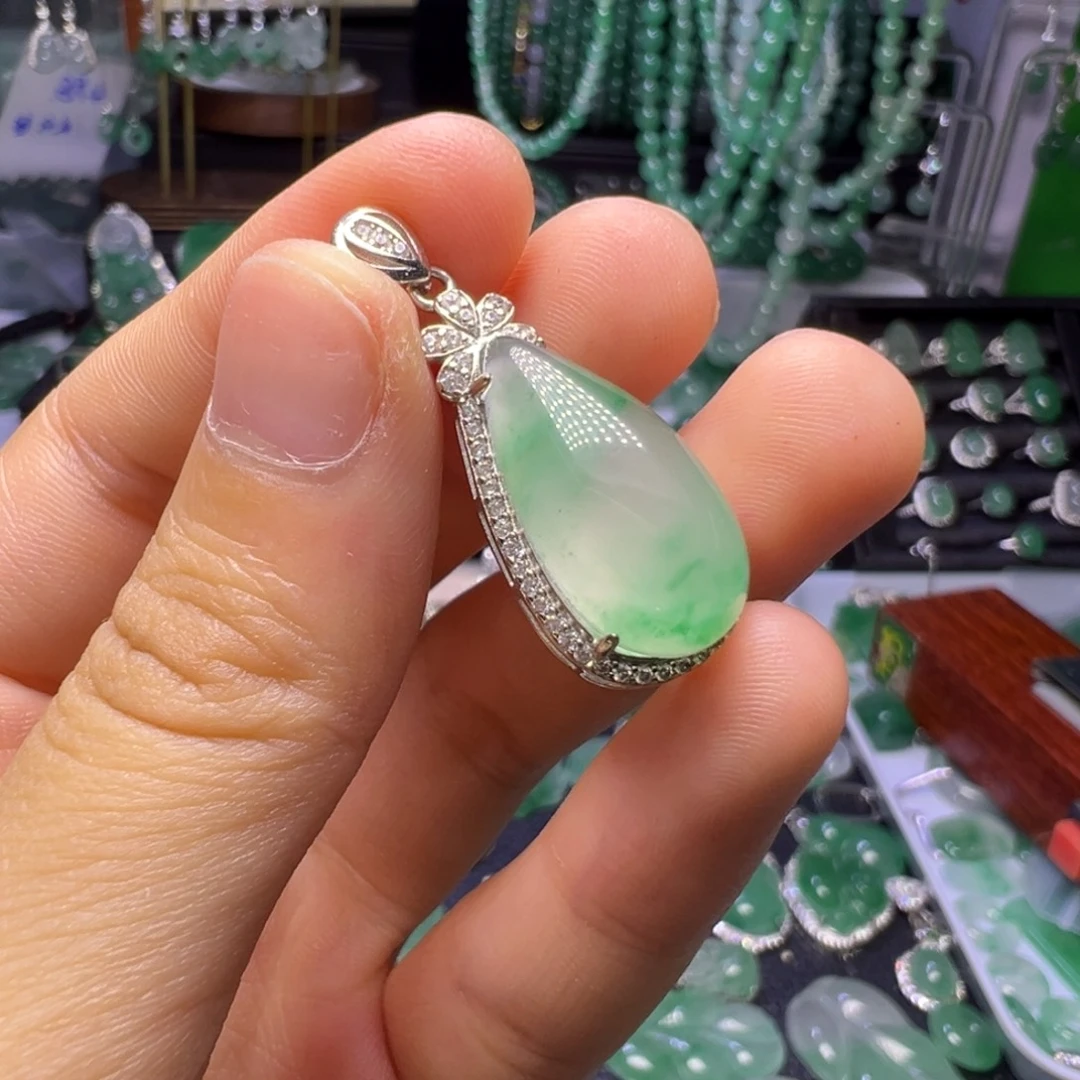 石英质玉未镶嵌颈饰