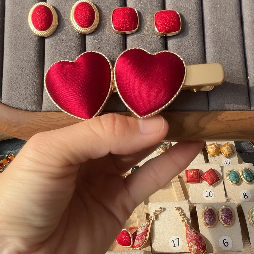 大理石磁石正绢红色耳钉