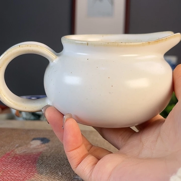 摆件景德镇陶瓷茶杯里