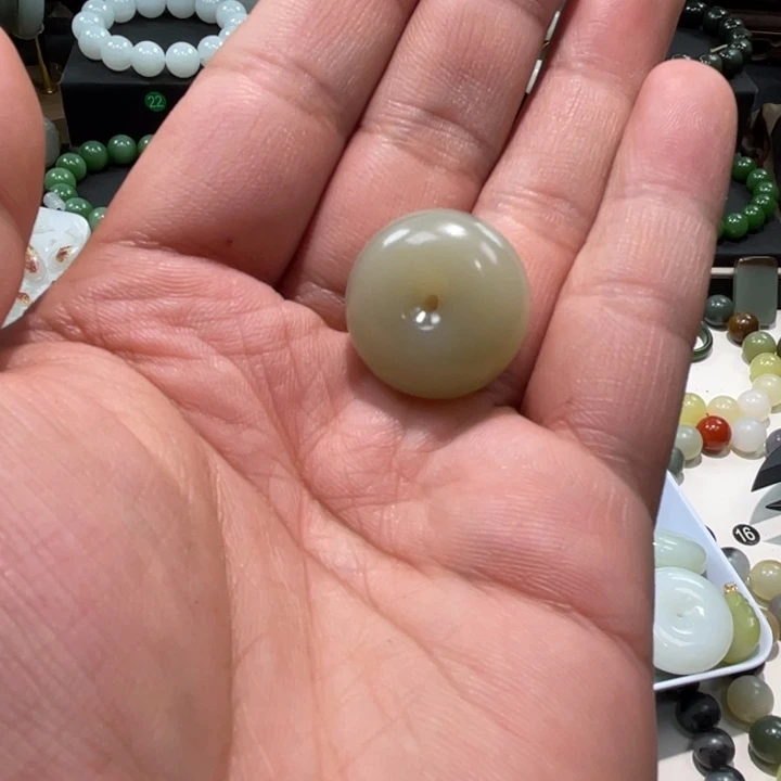 和田玉未镶嵌手串