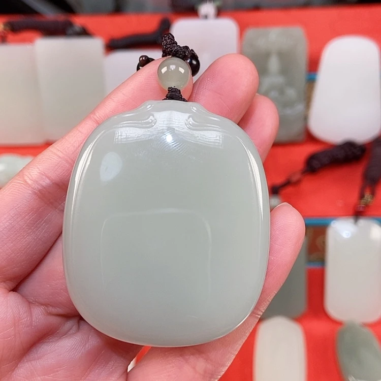 【闪购商品】颈饰未镶嵌和田玉