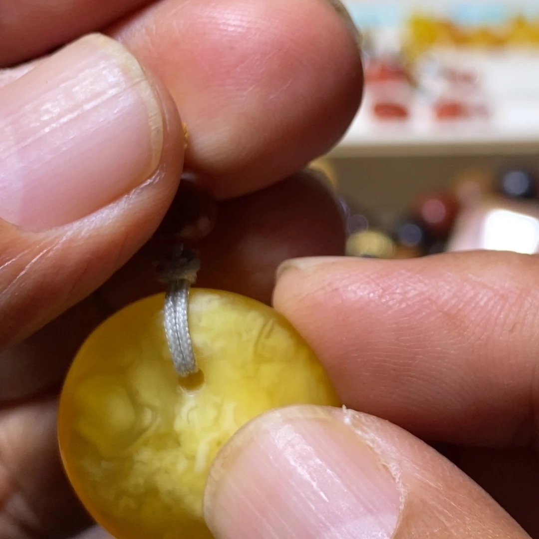 蜜蜡未镶嵌裸石配饰