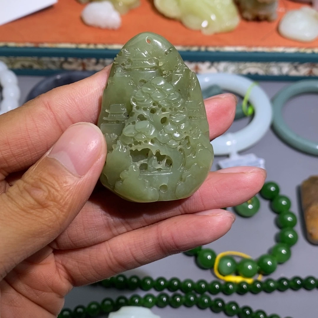 和田玉未镶嵌挂件