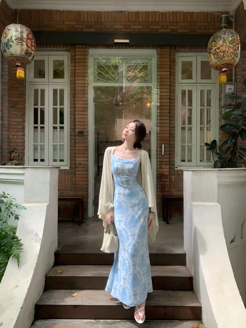 EIA一尧【青花美人】夏季慵懒气质吊带连衣裙松弛显瘦法式荡领长裙