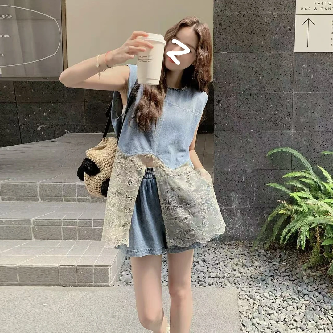 蓝色牛仔套装女2025夏新款休闲小众设计感蕾丝拼接马甲短裤两件套
