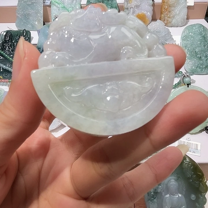 翡翠未镶嵌颈饰挂件