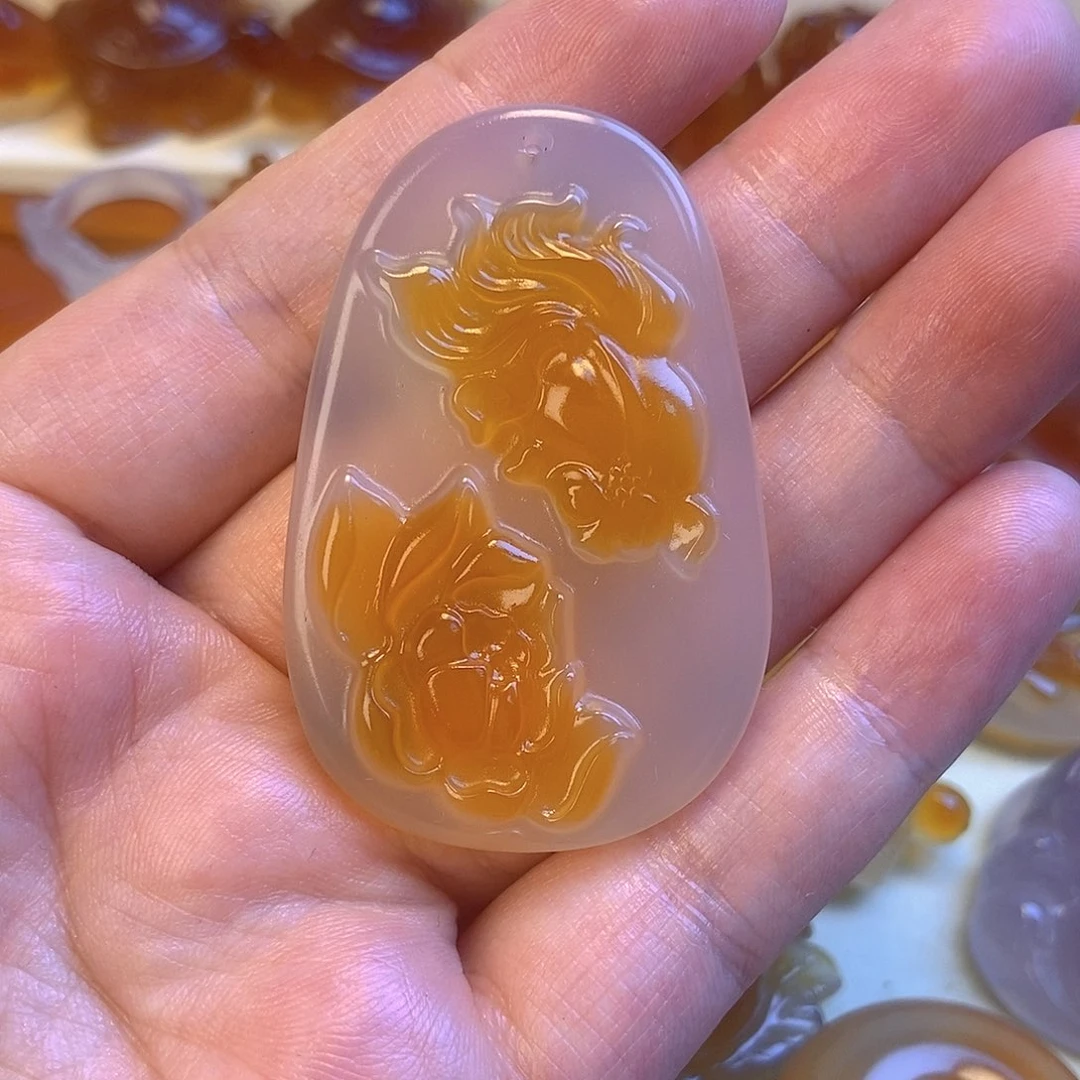 玛瑙/玉髓颈饰未镶嵌静**兰