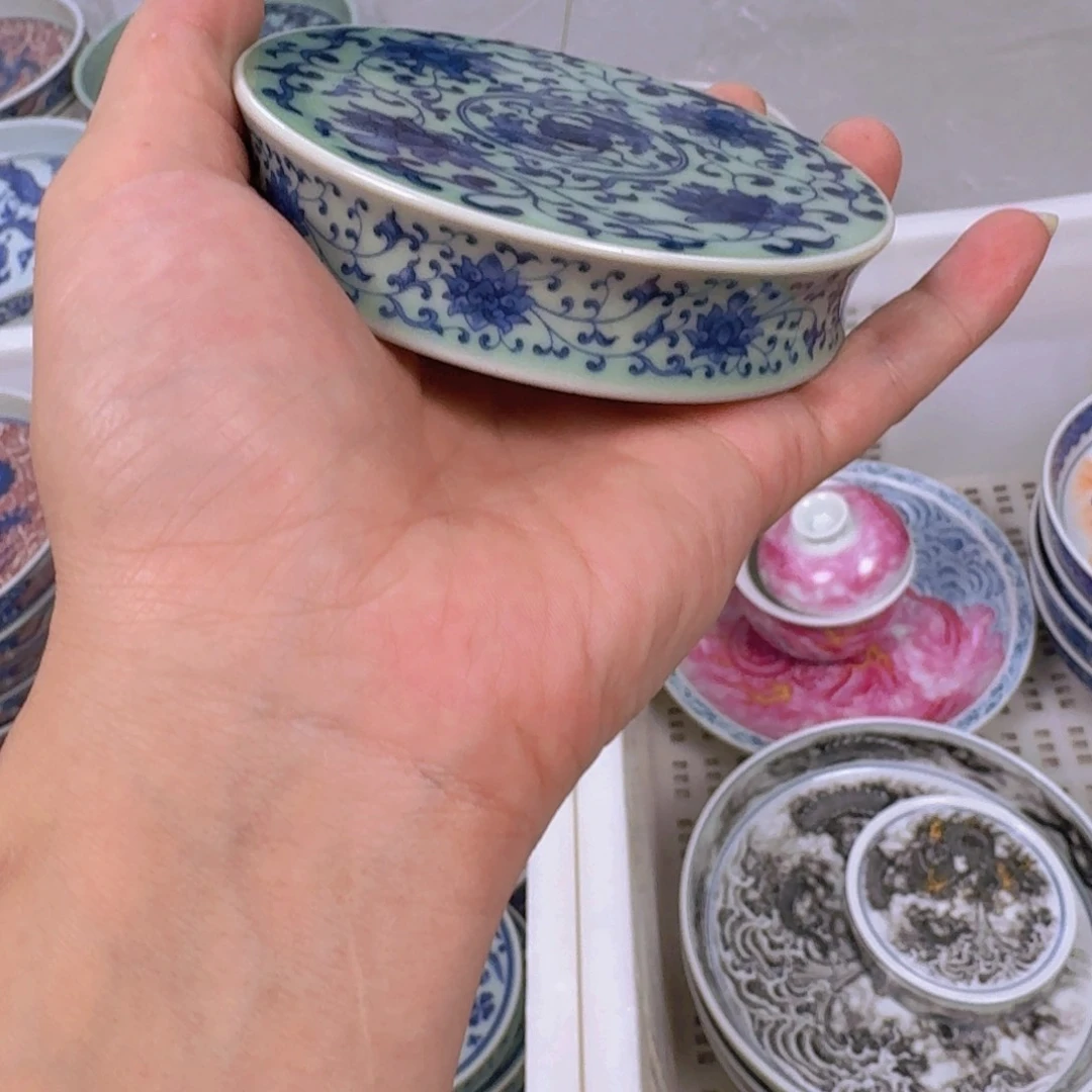 瓷片青釉缠枝莲盖置景德镇