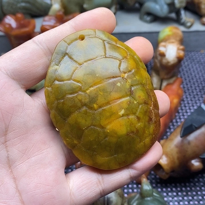 未镶嵌蛇纹石玉颈饰