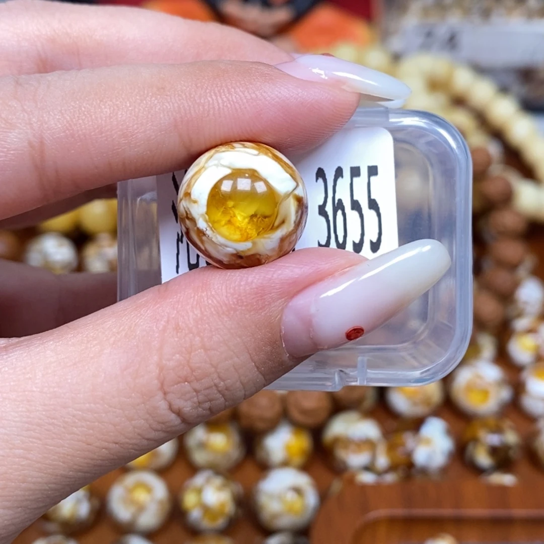 蜜蜡未镶嵌珠宝奇石3655