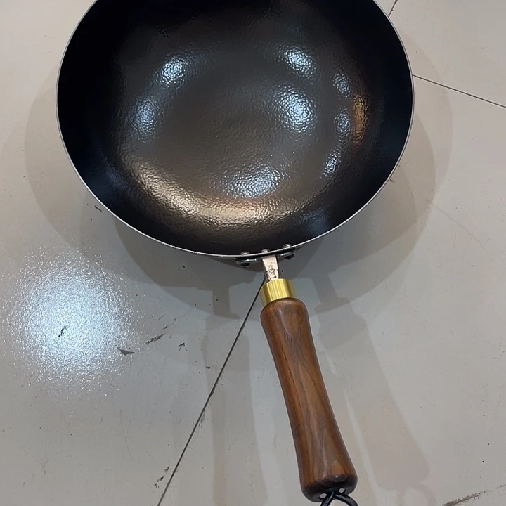 熟铁32圆底炒锅微瑕特价不退不换