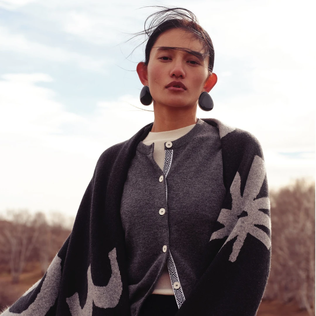 罕山门襟图腾纹样设计针织圆领羊绒针织毛衣开衫