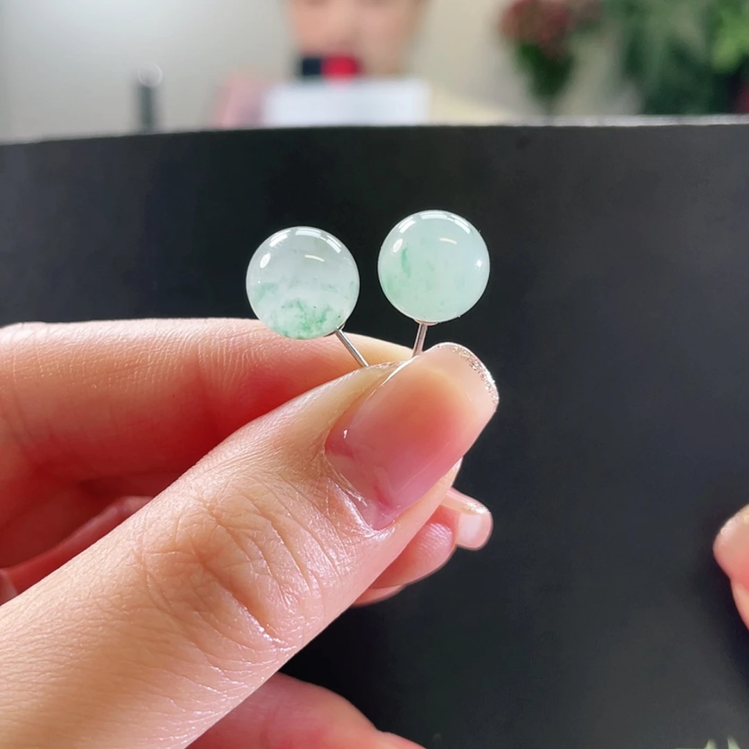 【闪购商品】银S925镶嵌石英质玉耳钉