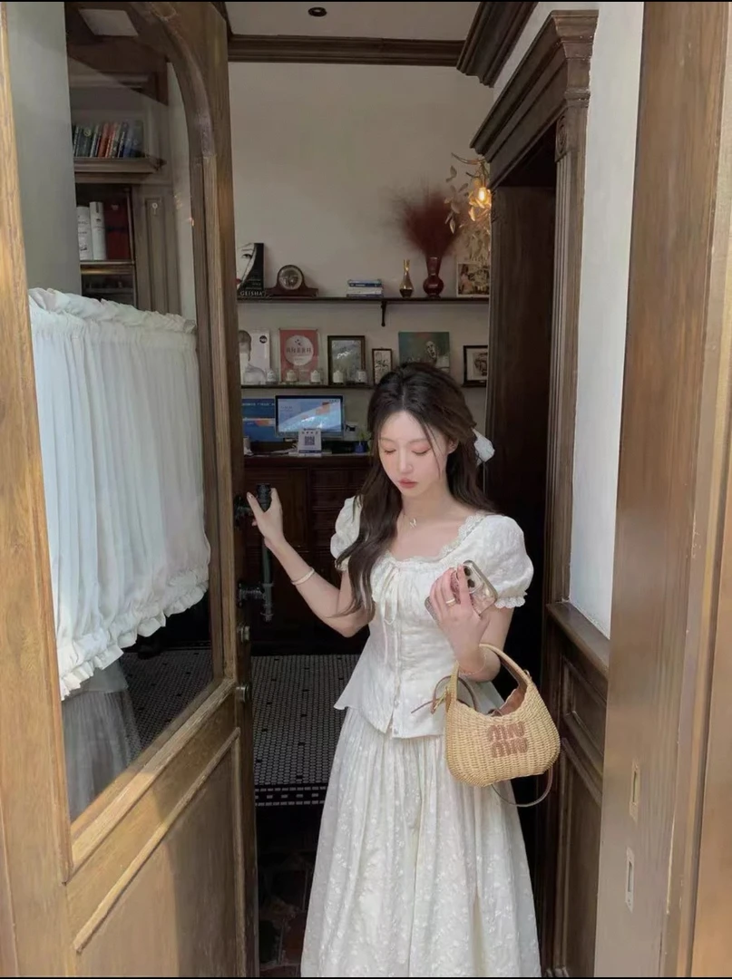 休闲百搭白茶琉璃盏全棉刺绣花边泡泡袖上衣半身长裙温柔套装裙