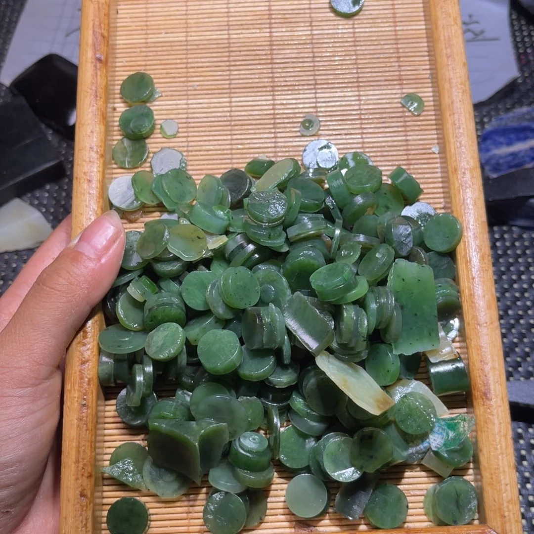 未镶嵌和田玉（子料）挂件